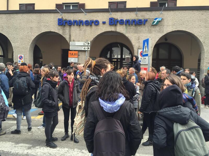 Brennero, manifestazione pro migranti 5
