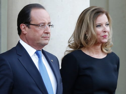 "Grazie per questo momento". Il libro che fa tremare Hollande