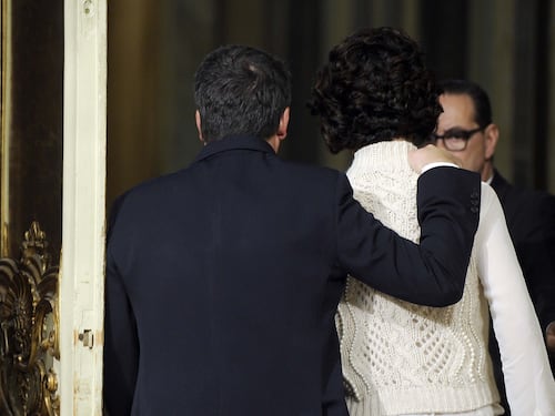 Referendum, valanga di No in tutta Italia. E Renzi si dimette