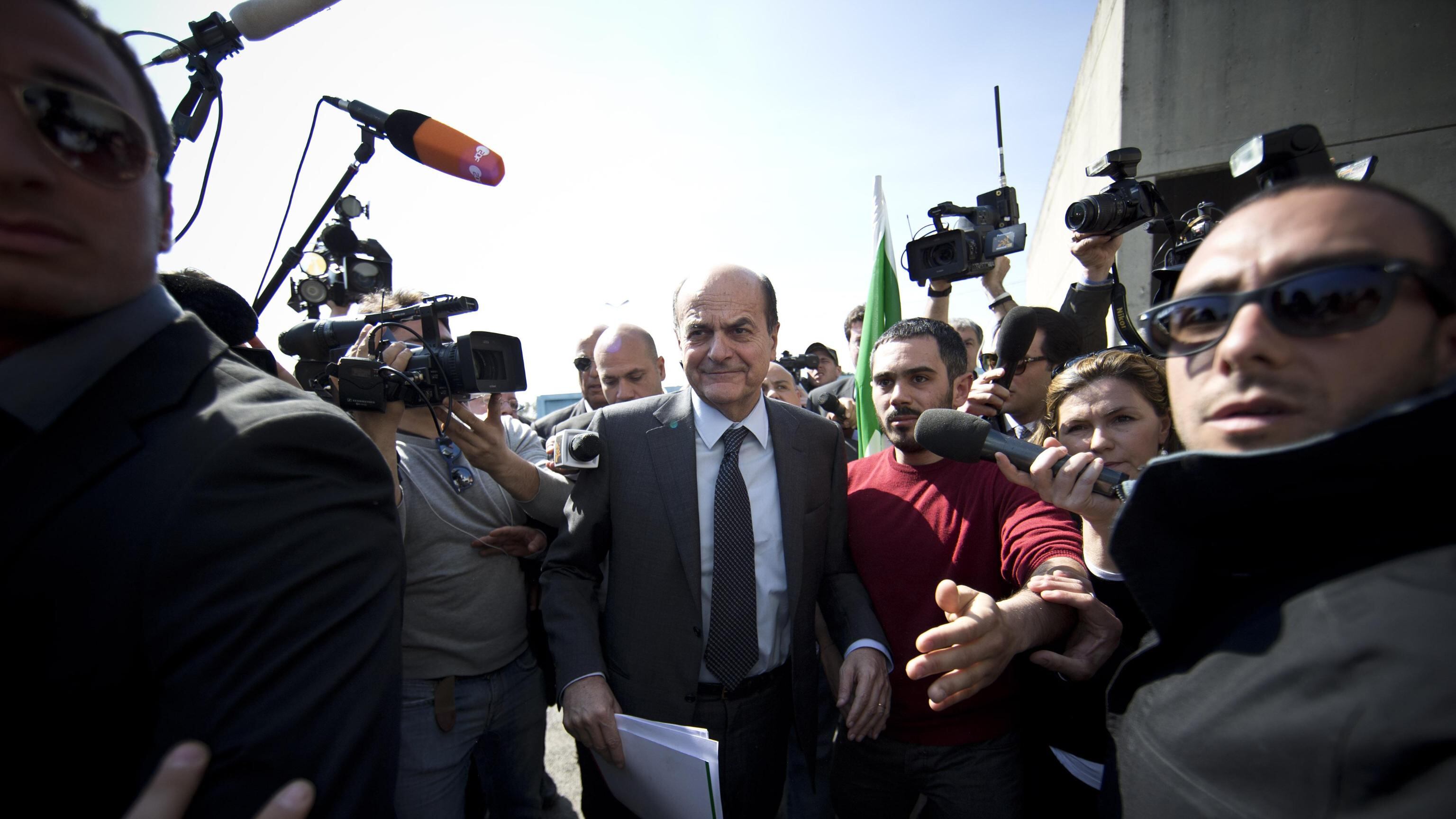 No di Bersani al governissimo: "Non intendo cedere a Silvio"