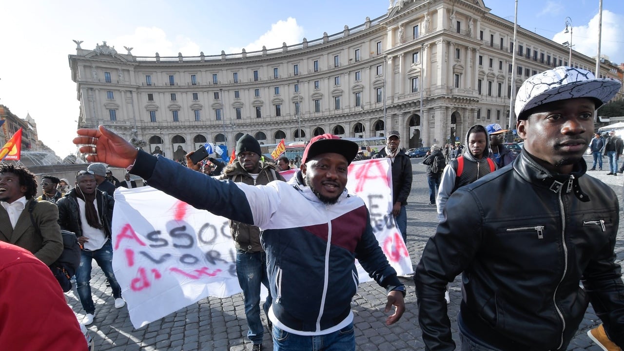 Cagliari, in 100 per i migranti e raccolta firme Welcoming Europe