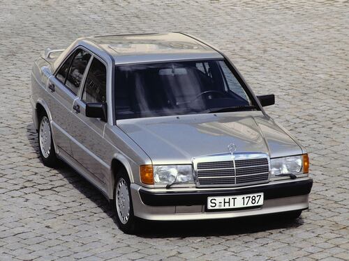 Mercedes-Benz 190E 2.3-16, tra record e imprese sportive