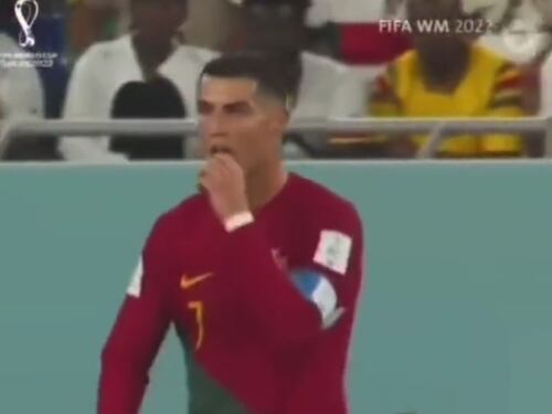 "Cosa si è infilato in bocca?". Gesto misterioso di Cristiano Ronaldo contro il Ghana