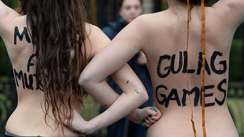 Femen nude: le foto delle proteste 18
