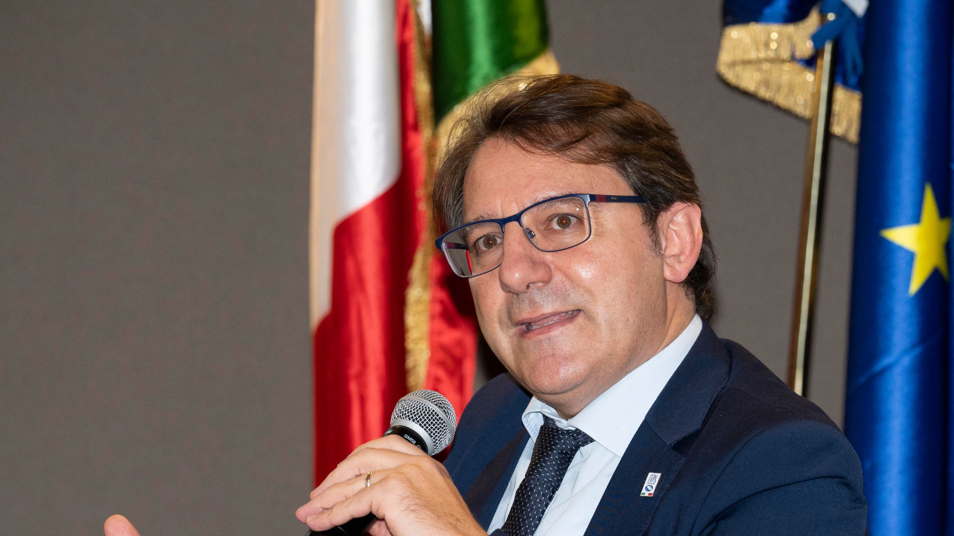 Tridico lancia l'allarme sulle pensioni: "Il sistema non regge"