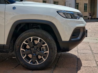 Jeep Compass 4XE, guarda tutte le foto della nostra prova 7