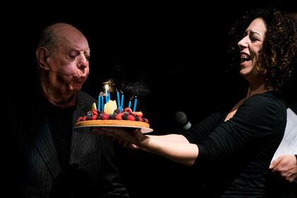 Dario Fo, il giullare che vince il Nobel 12