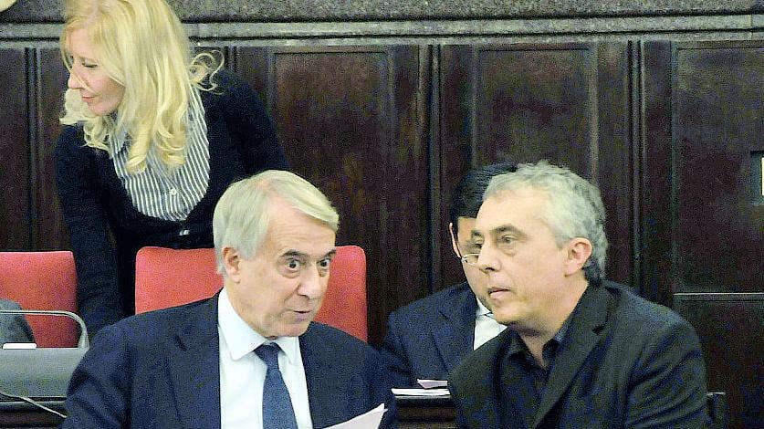 Assessori bocciati: servono più tagli