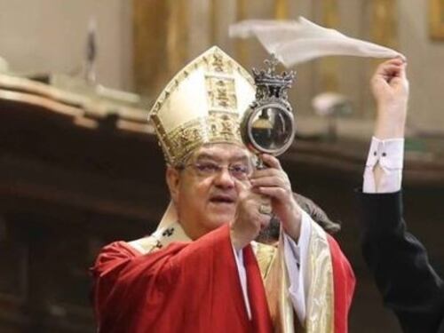 Si ripete il prodigio di San Gennaro: sciolto il sangue nelle ampolle