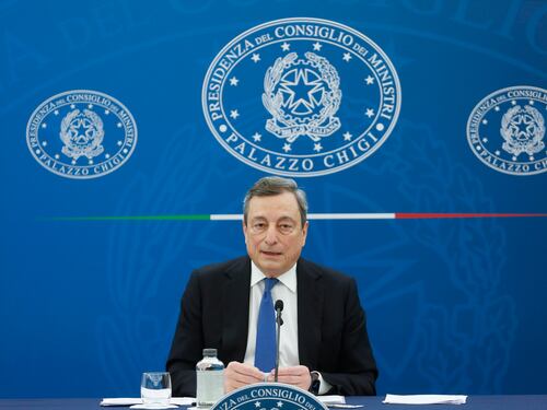 Il governo vira a destra. Si riapre, usate la testa.