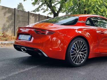 Alpine A110 GT: guarda la gallery della Gran Turismo super leggera  7