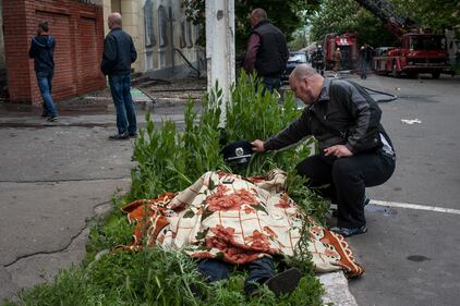 Morti e feriti negli scontri a Mariupol 9