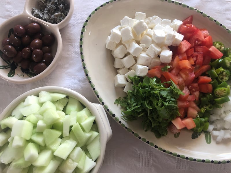 Gli ingredienti dell'insalata grika