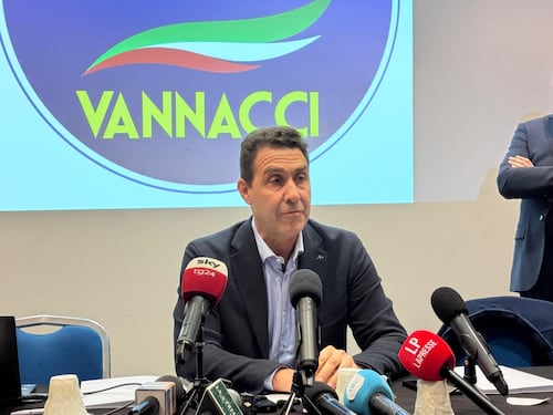 Vannacci: "Il traditore è Salvini. Voglio rendere la coalizione di destra ancora più forte. Non mi dimetto da Bruxelles"