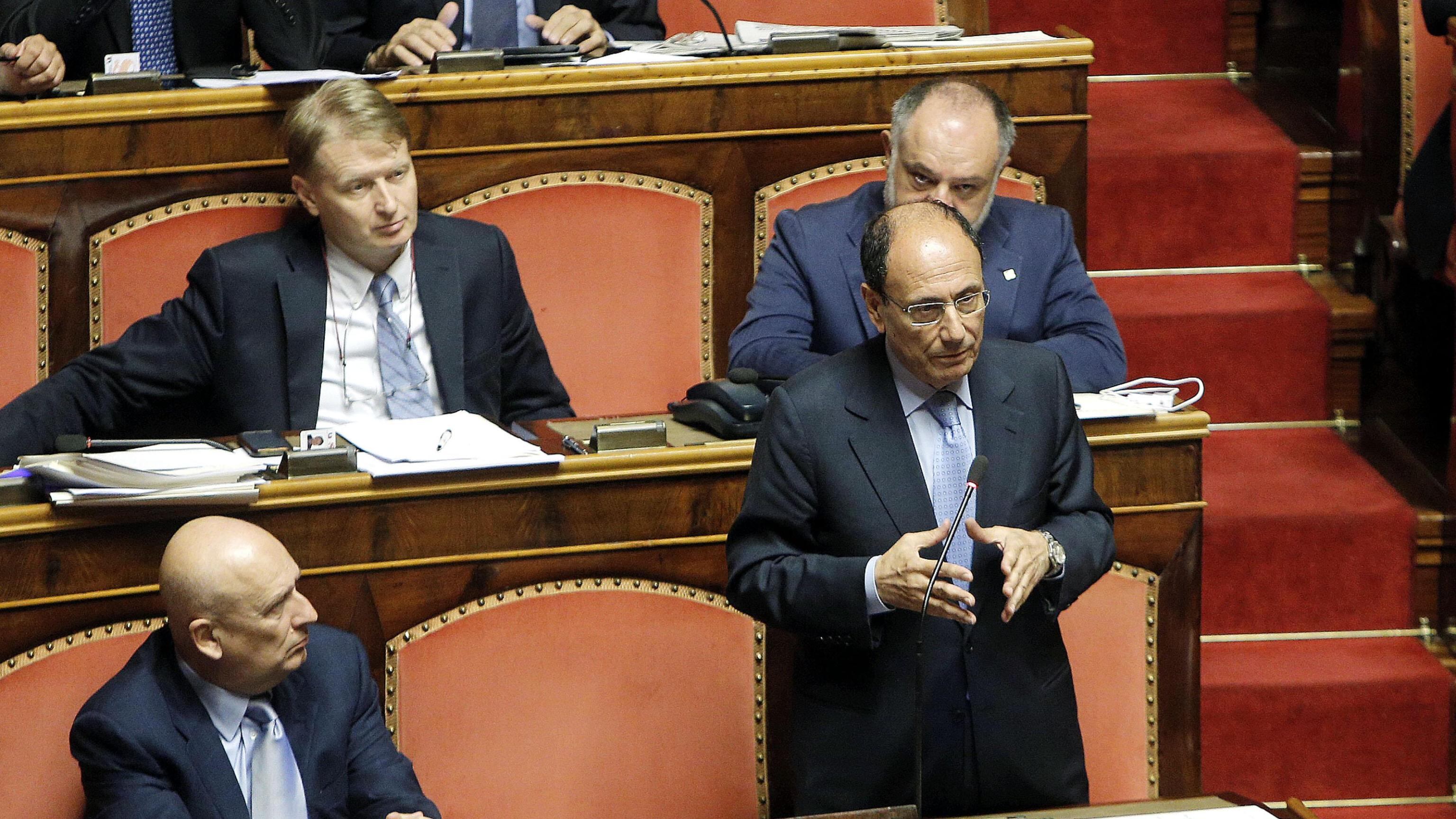 Schifani vuole affossare il Cav Prima diceva: "Come Cavour"