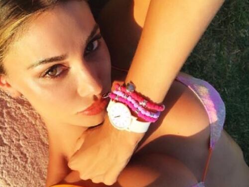 La Lucarelli smaschera Belen: "Almeno copia bene il testo"