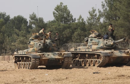 I carri armati turchi penetrano in Siria 10
