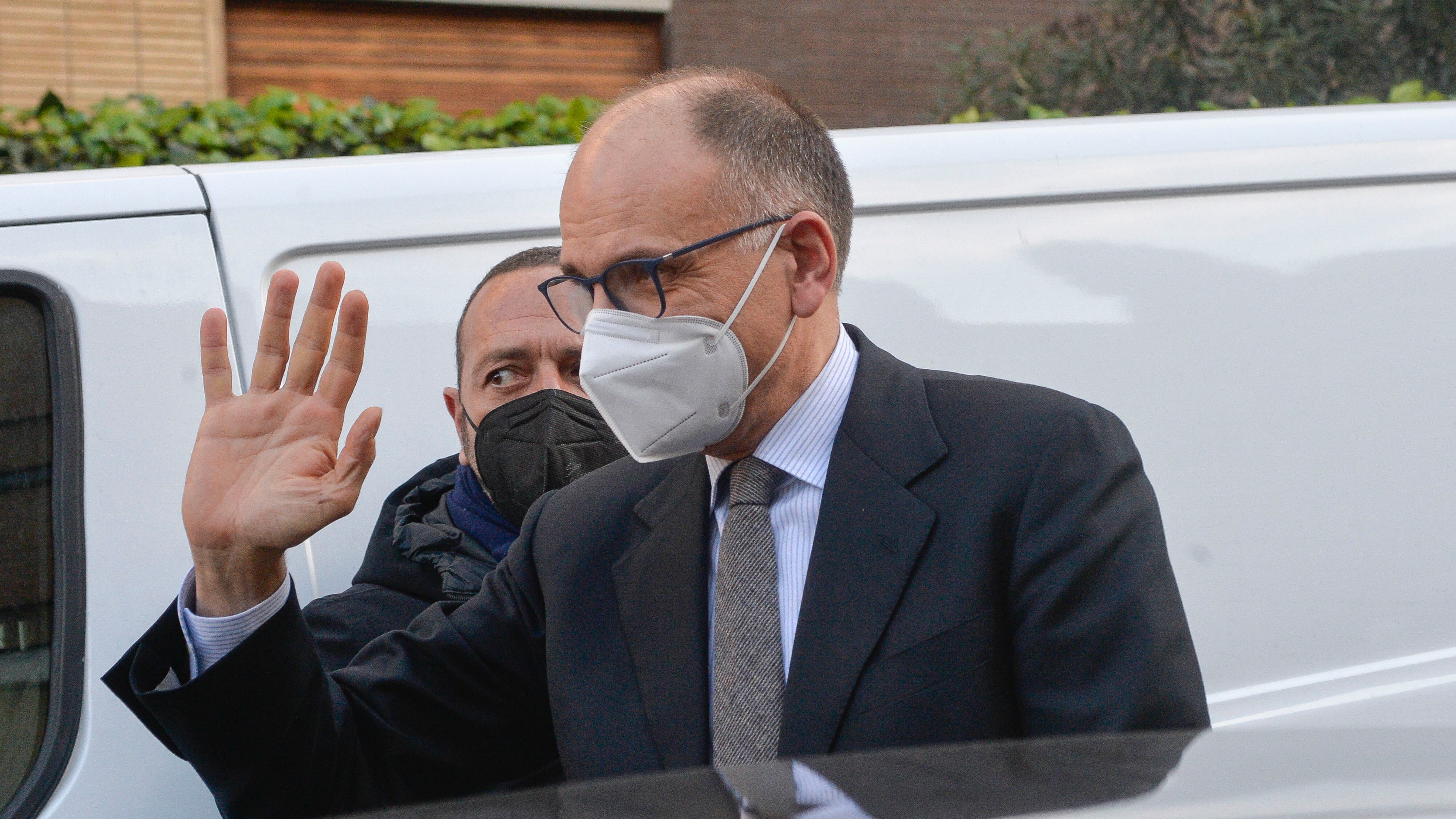 Bagni di sterco anti-Covid, Letta il pollo e il Kok Boru: quindi, oggi...
