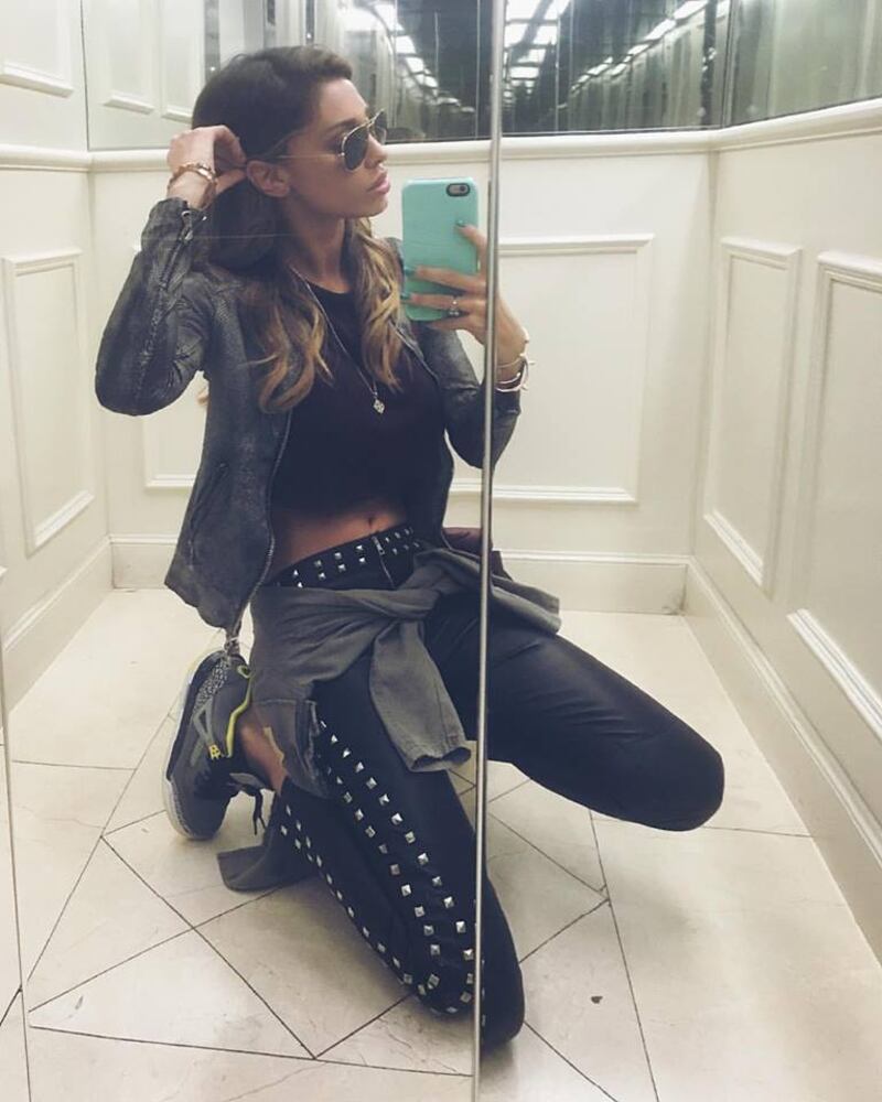 Belen Rodriguez, i selfie più sexy: foto 17