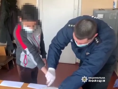 Ucraina, minorenni pestano a morte senzatetto. Non voleva chiedere l'elemosina per loro