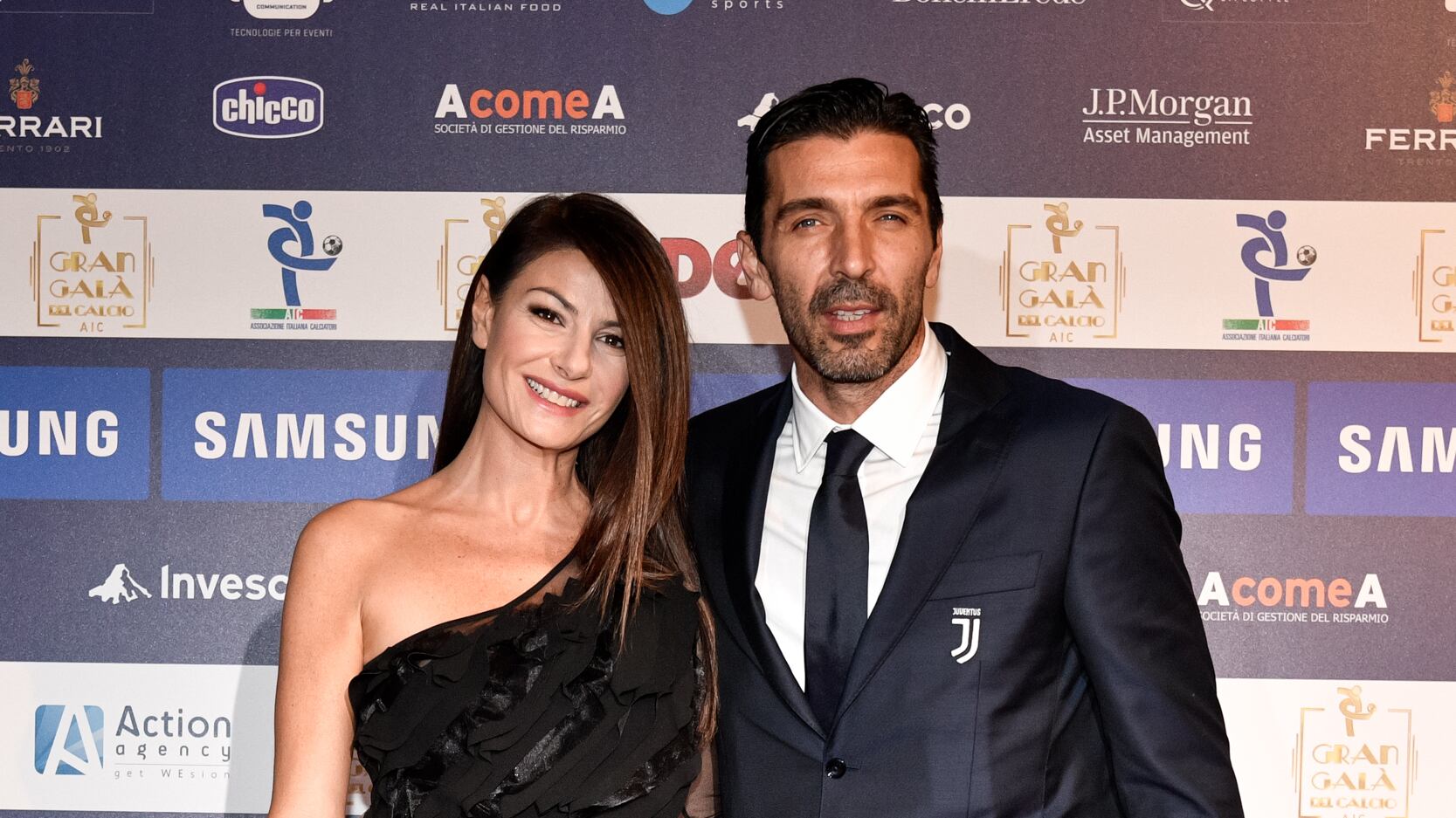 "I tradimenti di Buffon? Li ho scoperti alla radio": la Seredova è una furia
