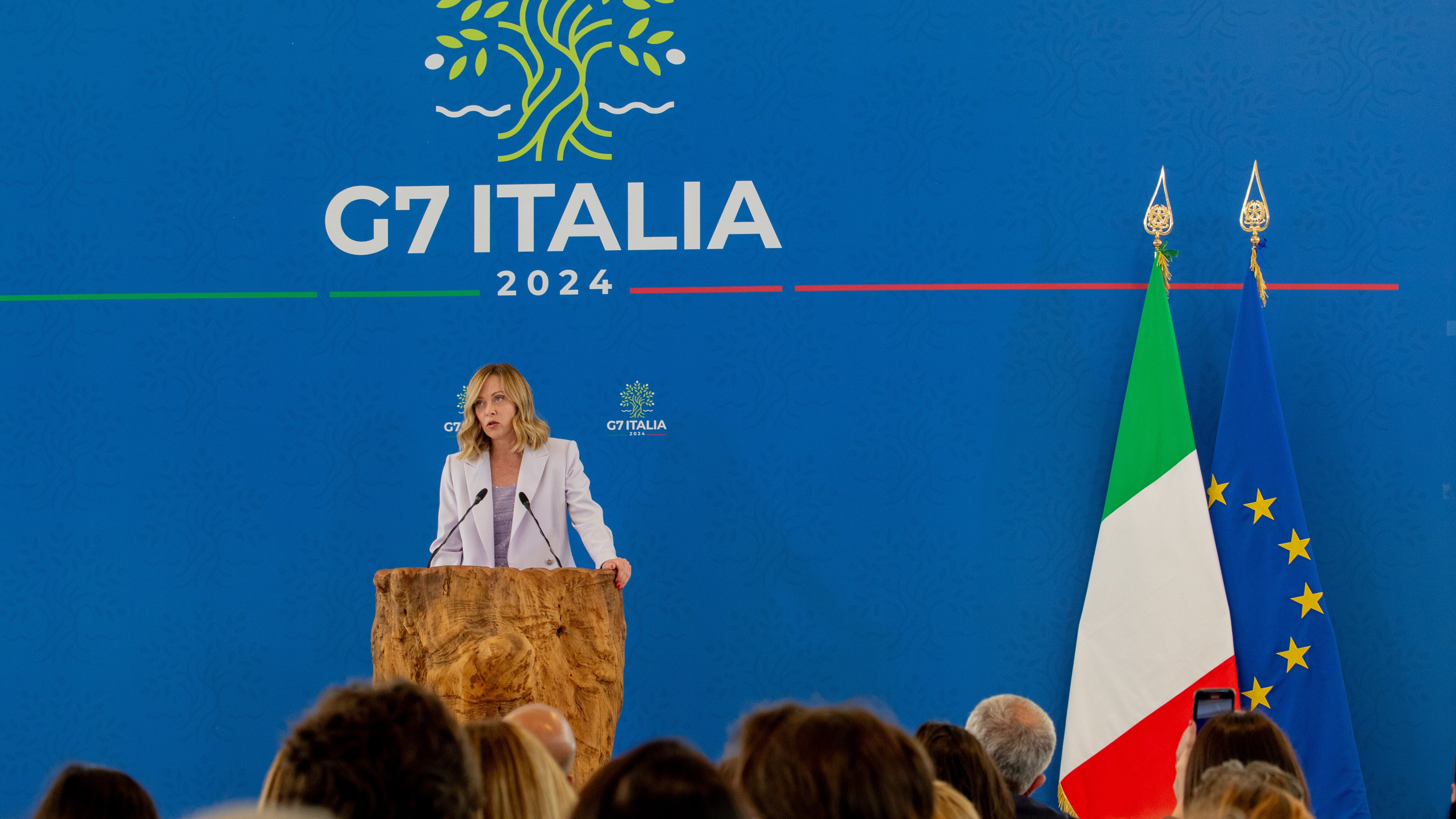 Meloni, la sfida Ue e i tempi stretti. Le "sliding doors" tra Ursula e Marine