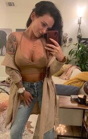Gli scatti hot di Kayla, sexy modella 6