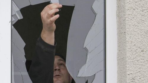 Case danneggiate da un attacco a Sartana 1