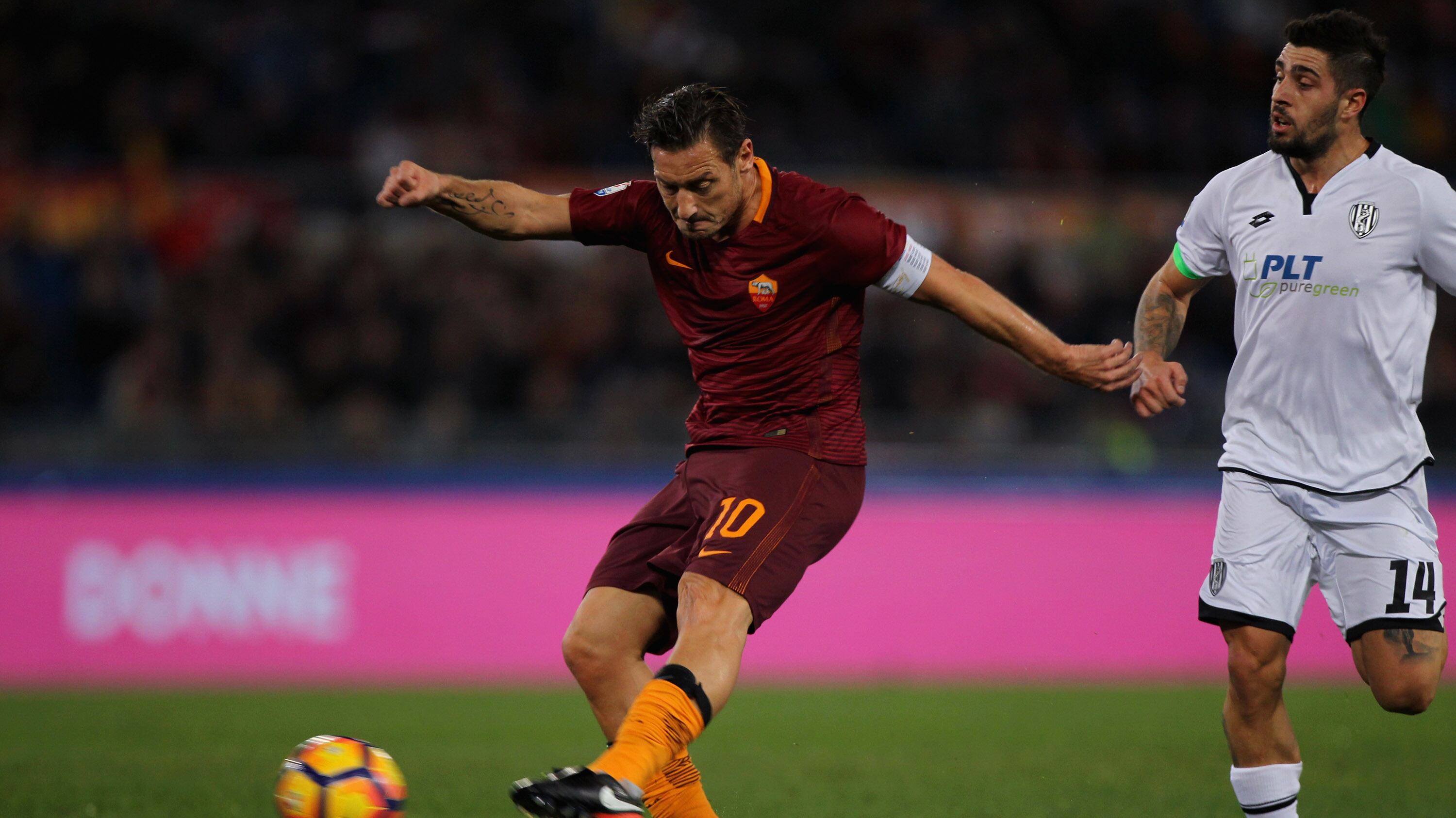 Tanta paura, ma la Roma si regala il derby