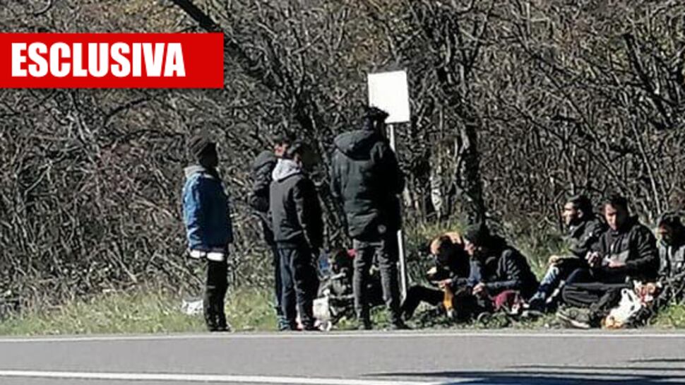Bloccano noi, non i migranti: col virus il governo non chiude i confini