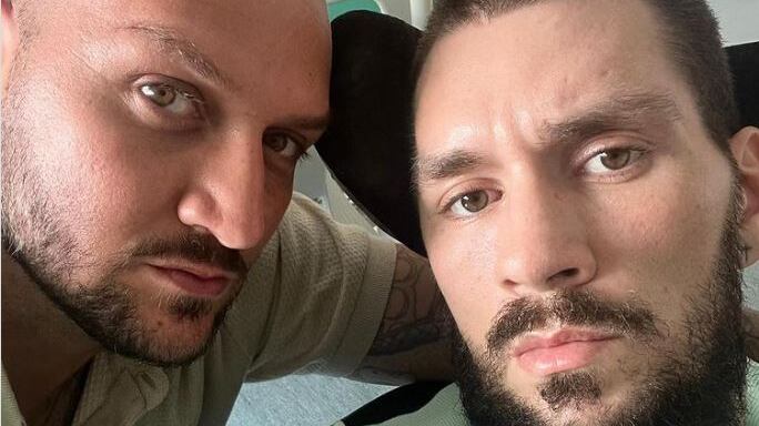 Scardina torna a farsi vedere in pubblico: ecco la prima foto dopo l'intervento al cervello