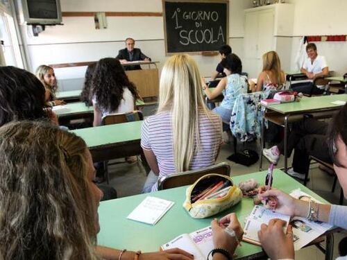 Scuola, lo spreco del concorsone: costerà 150 milioni ma è inutile