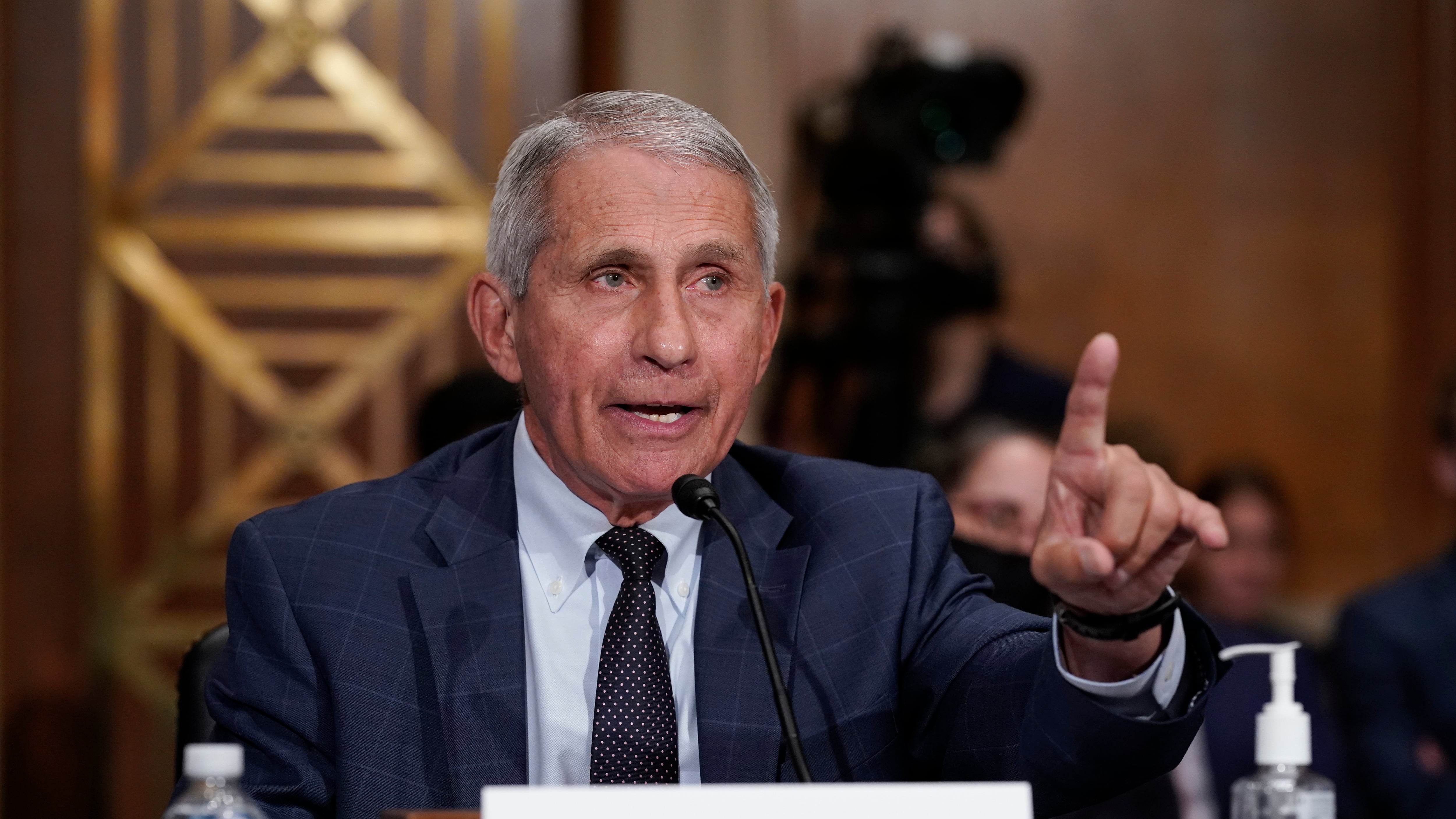 Fauci e l'obbligo di mascherine al chiuso. Un'attenzione verso i non immunizzati