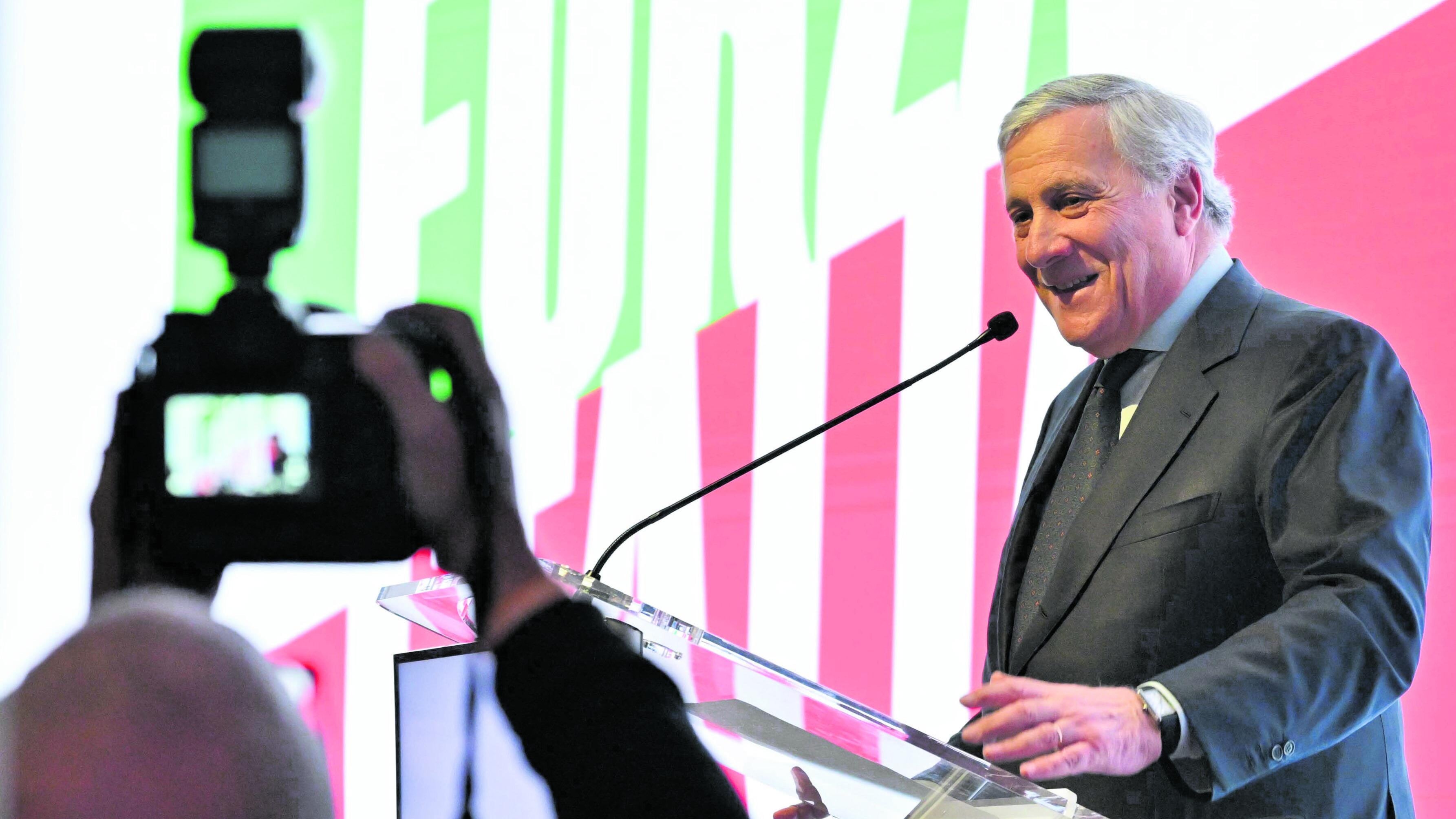 Tajani: "Da Pier Silvio Berlusconi sollecitazioni positive, Forza Italia si sta rinnovando"