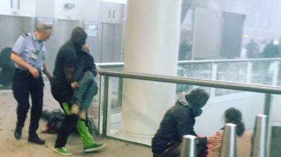 L'addetto ai bagagli è "l'eroe dell'aeroporto di Zeventam"