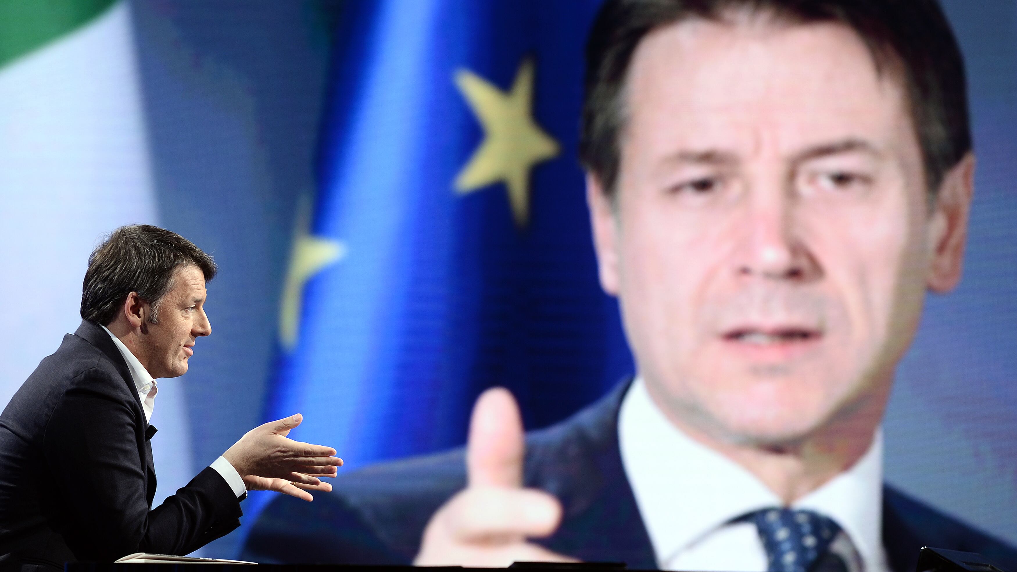 "Avanti con o senza Conte...". Renzi fa esplodere il governo