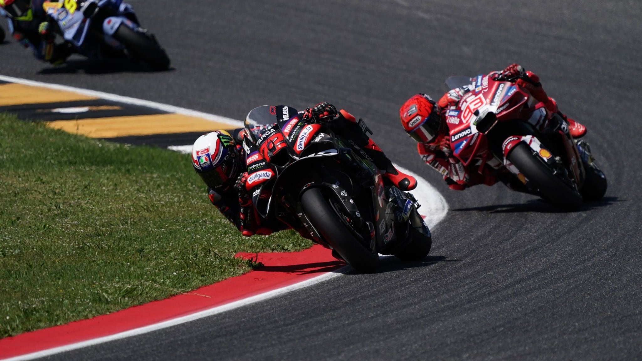 MotoGP, storica doppietta Aprilia al Mugello. Bezzecchi su Martin, Bagnaia terzo