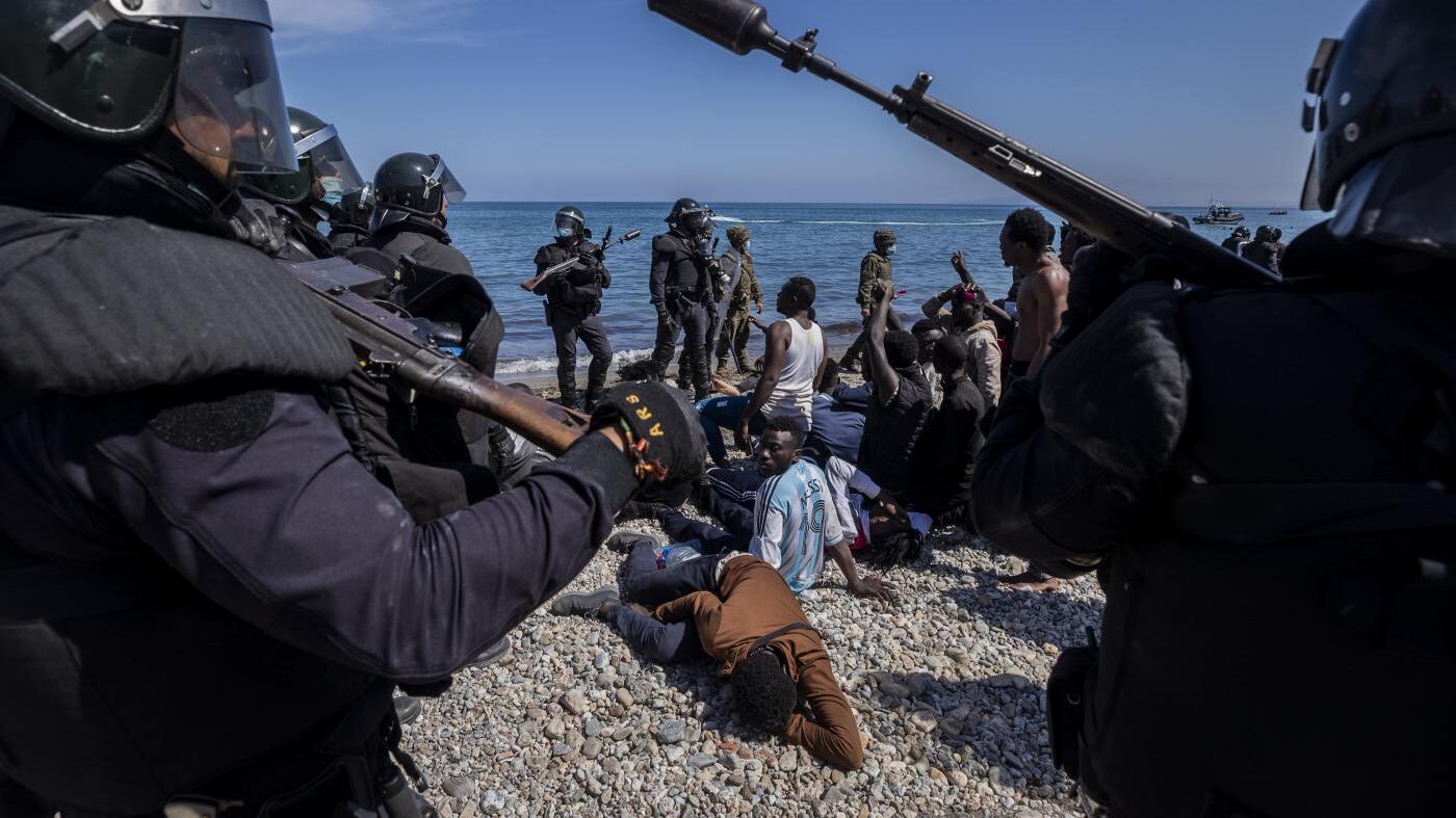 Migranti? Ecco cosa c'è davvero dietro alla guerra di Ceuta fra Spagna e Marocco