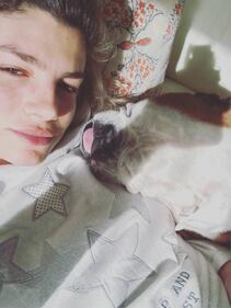 Emma Marrone, sexy in calze a rete 22