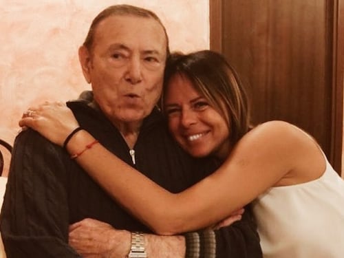 Morto il papà di Paola Perego. Aveva contratto il Covid