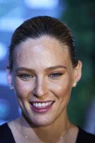 Bar Refaeli, gravidanza al sole 23