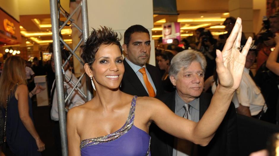Quello scatto provocante di Halle Berry che manda in tilt i social