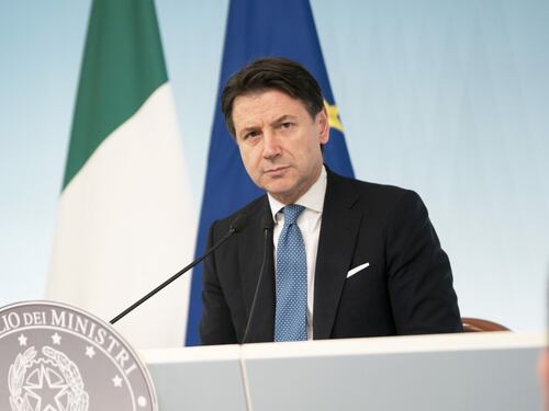 Conte e Mattarella contro la Bce, Consob vieta vendite scoperte