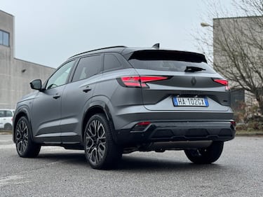 Renault Austral full hybrid: si aggiorna con il restyling 2026, la gallery del SUV francese 10