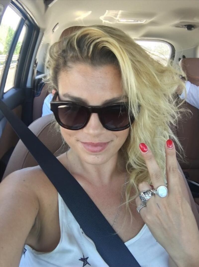 Emma Marrone, curve hot in barca 8