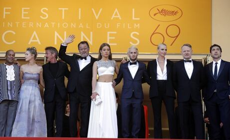La figlia di Sean Penn gli ruba la scena a Cannes 11