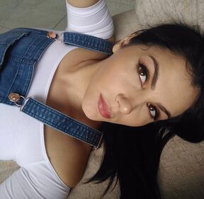 Valentina Nappi, selfie hot da coniglietta 19