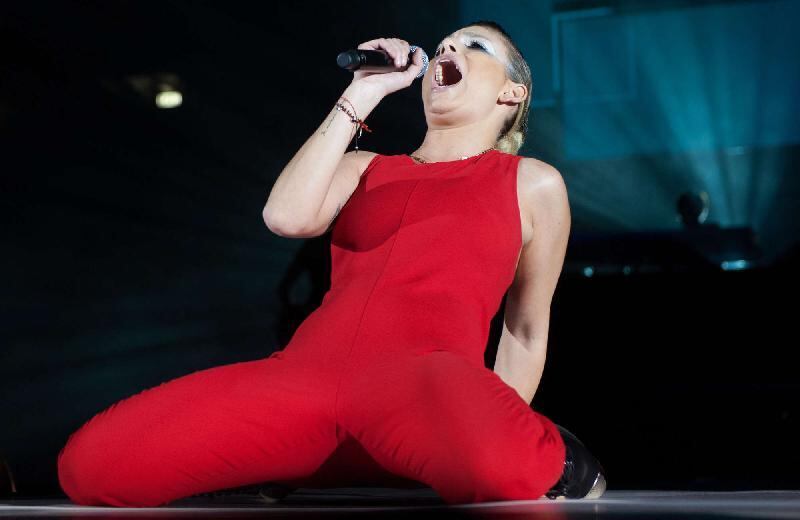 Emma Marrone sexy, rock e appassionata 18