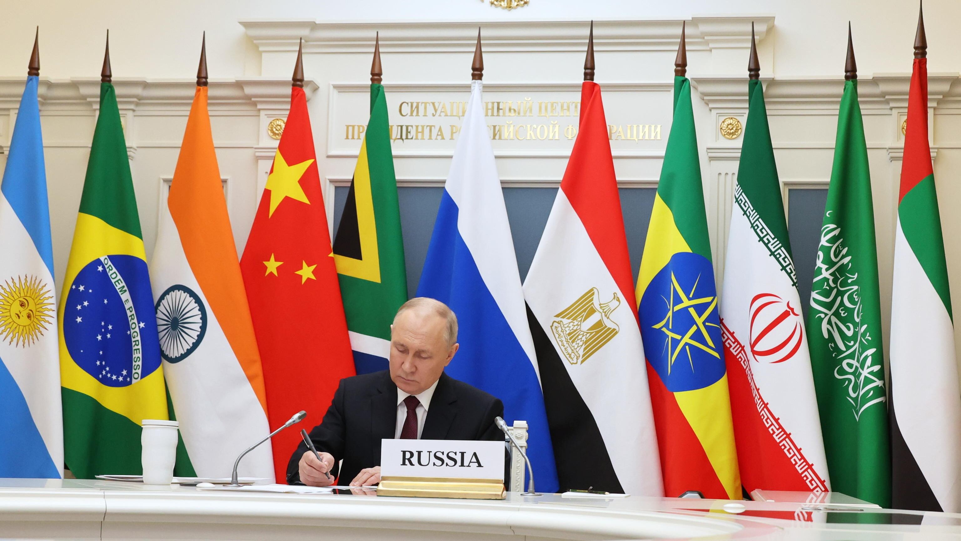 Mosca, Pechino e i Brics tifano per Gaza. "Sì alla Palestina libera e indipendente"