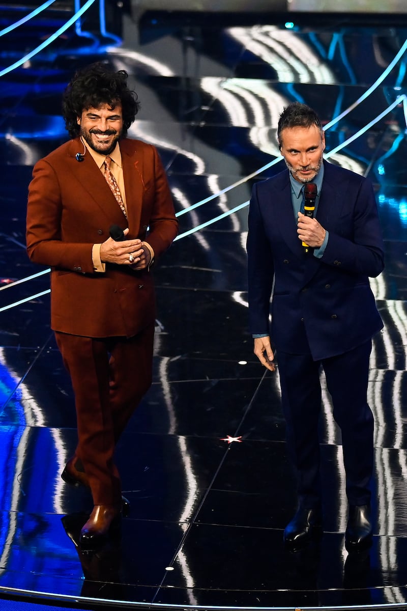  Sanremo 2024: ecco il look della prima serata del Festival da Renga e Nek 4